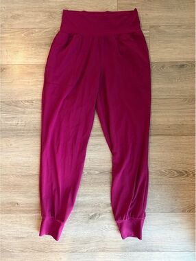Athleta Magenta Salutation Jogger — Magenta/Berry, Size S